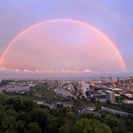 Apartment Rooftop With Large Harbor View Terrace Constanţa