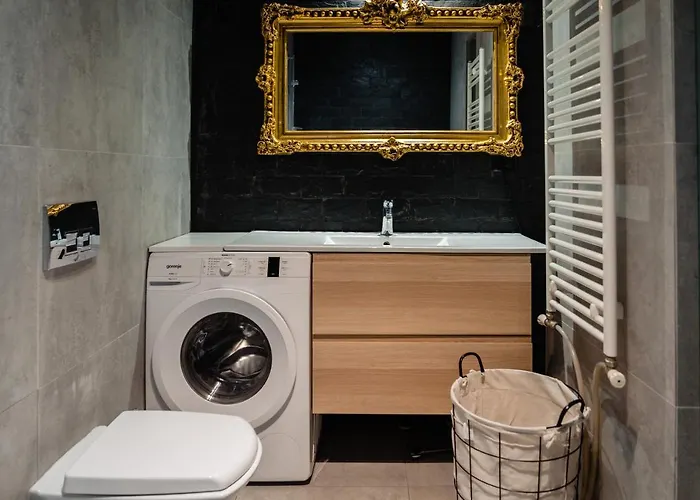 Rooftop With Large Harbor View Terrace *