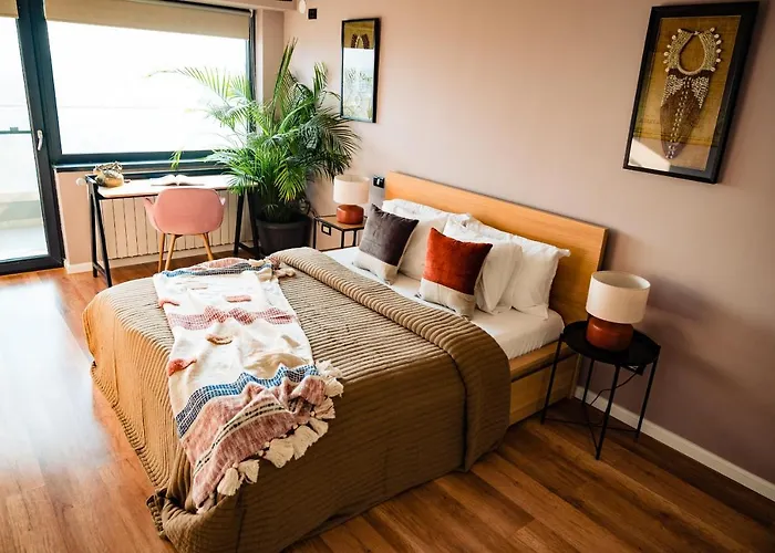 Rooftop With Large Harbor View Terrace